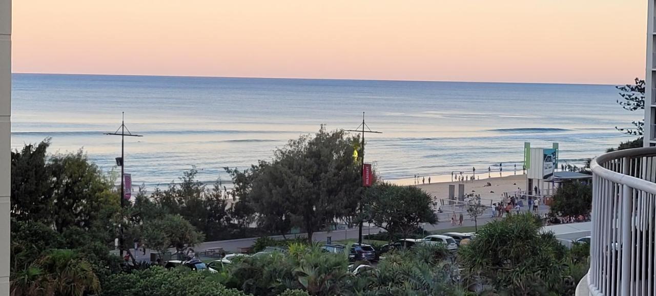 Apr Private Suites Moroccan By The Beach Gold Coast Eksteriør billede