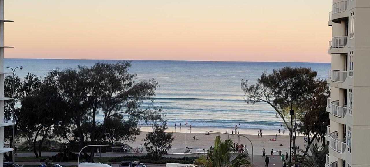 Apr Private Suites Moroccan By The Beach Gold Coast Eksteriør billede