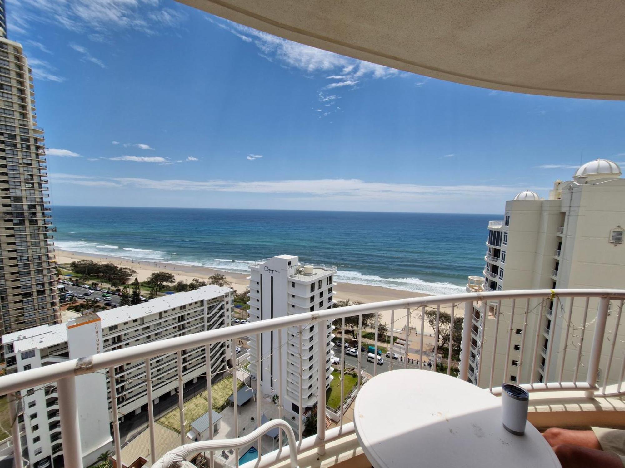 Apr Private Suites Moroccan By The Beach Gold Coast Eksteriør billede