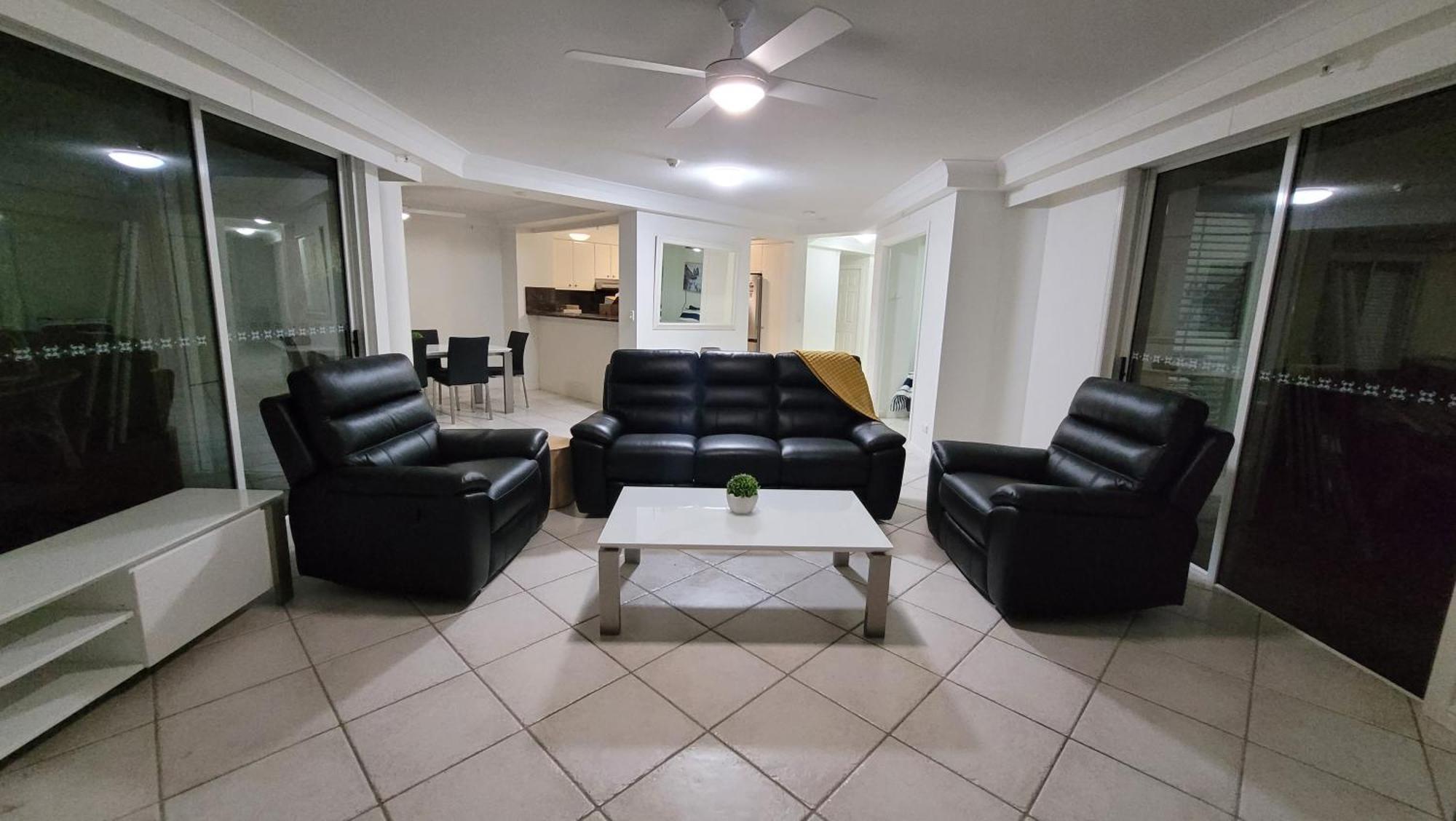 Apr Private Suites Moroccan By The Beach Gold Coast Eksteriør billede