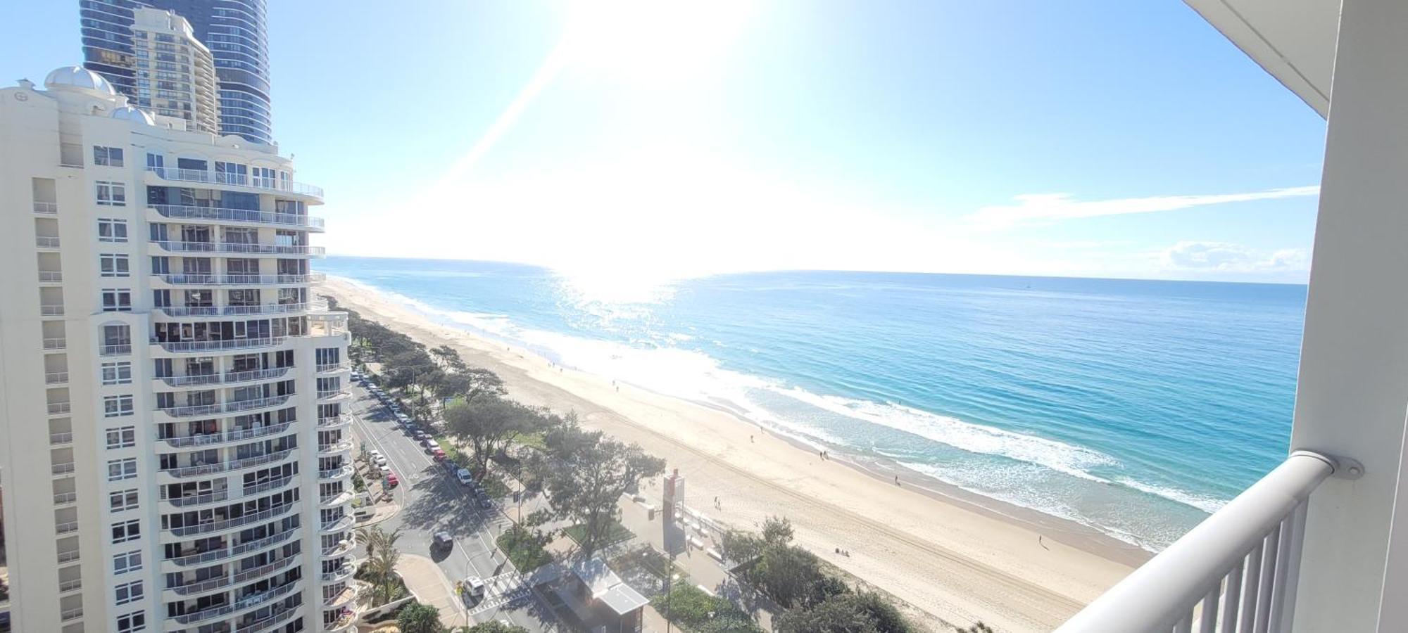 Apr Private Suites Moroccan By The Beach Gold Coast Eksteriør billede