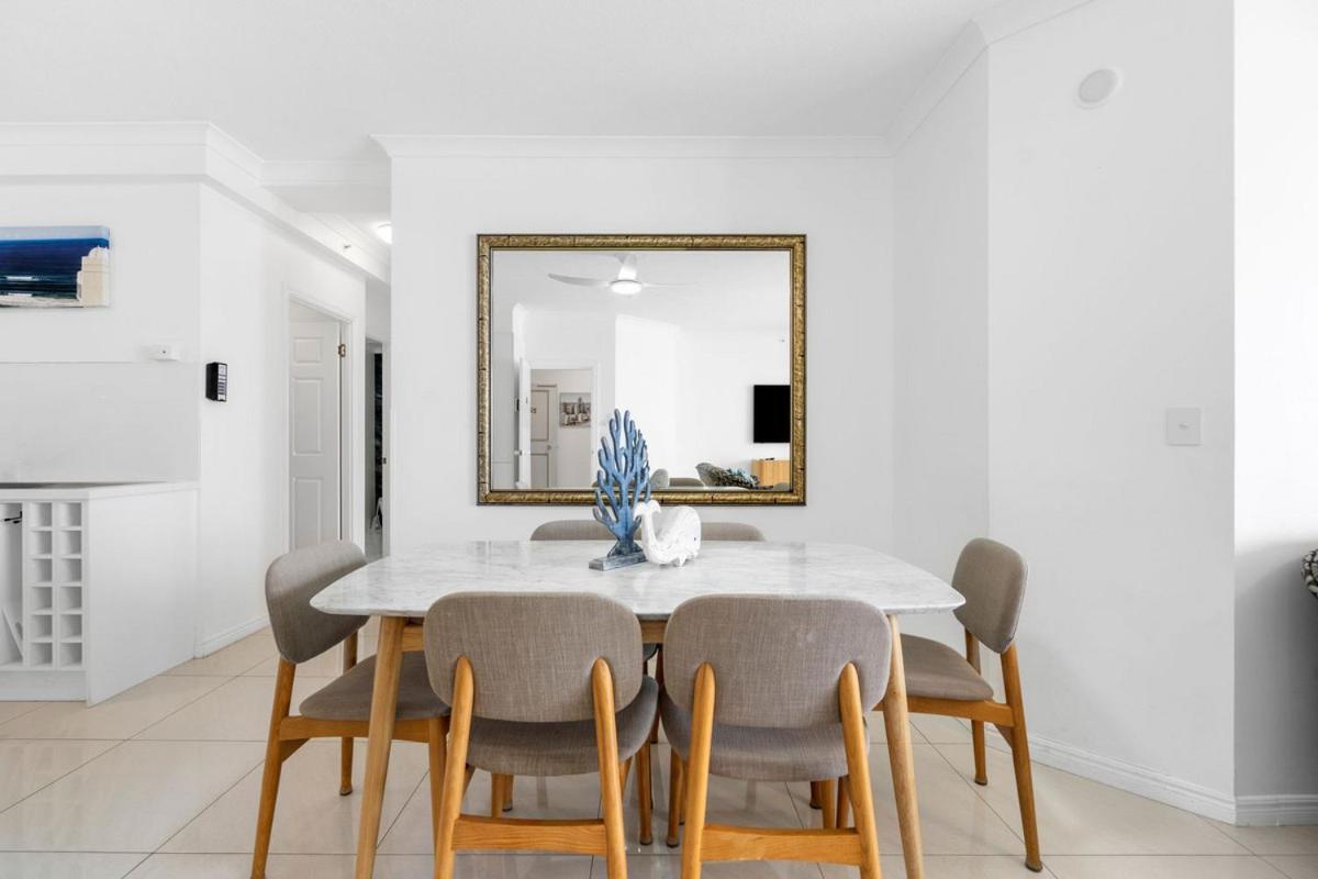 Apr Private Suites Moroccan By The Beach Gold Coast Eksteriør billede